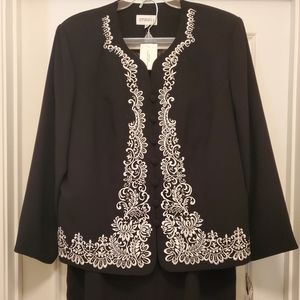 Beautiful 2-pc skirt suit